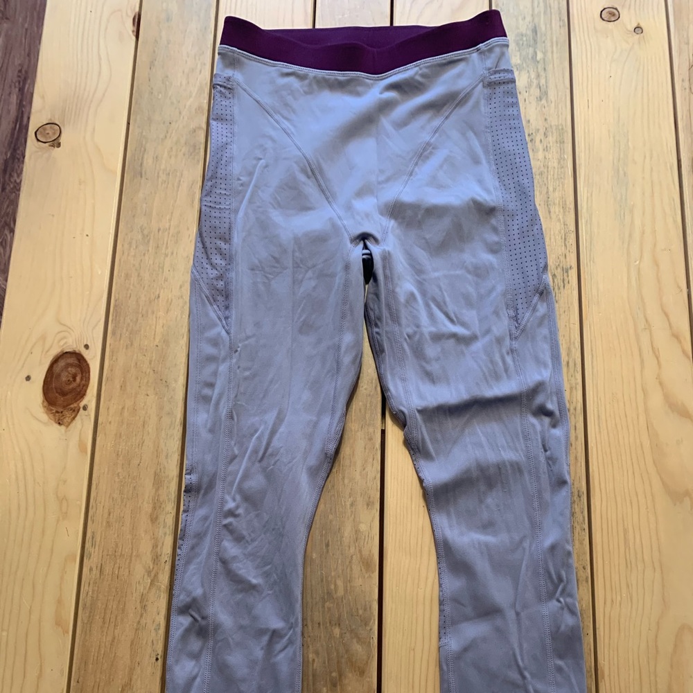 Workout leggings (Only worn once!)